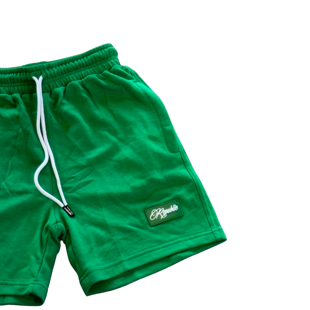ESSENTIAL SIMPLISTIC SHORTS (EMERALD GREEN)