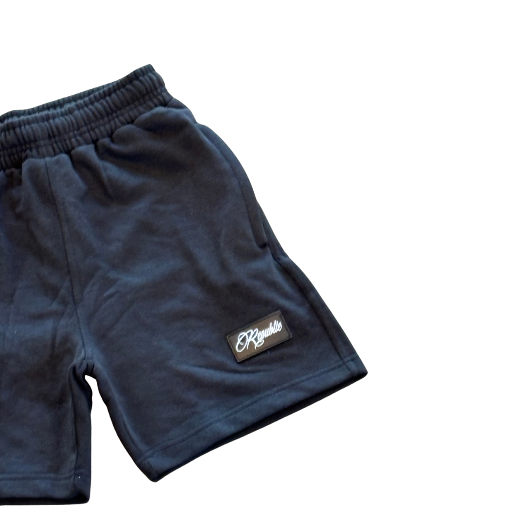 ESSENTIAL SIMPLISTIC SHORTS (BLACK)